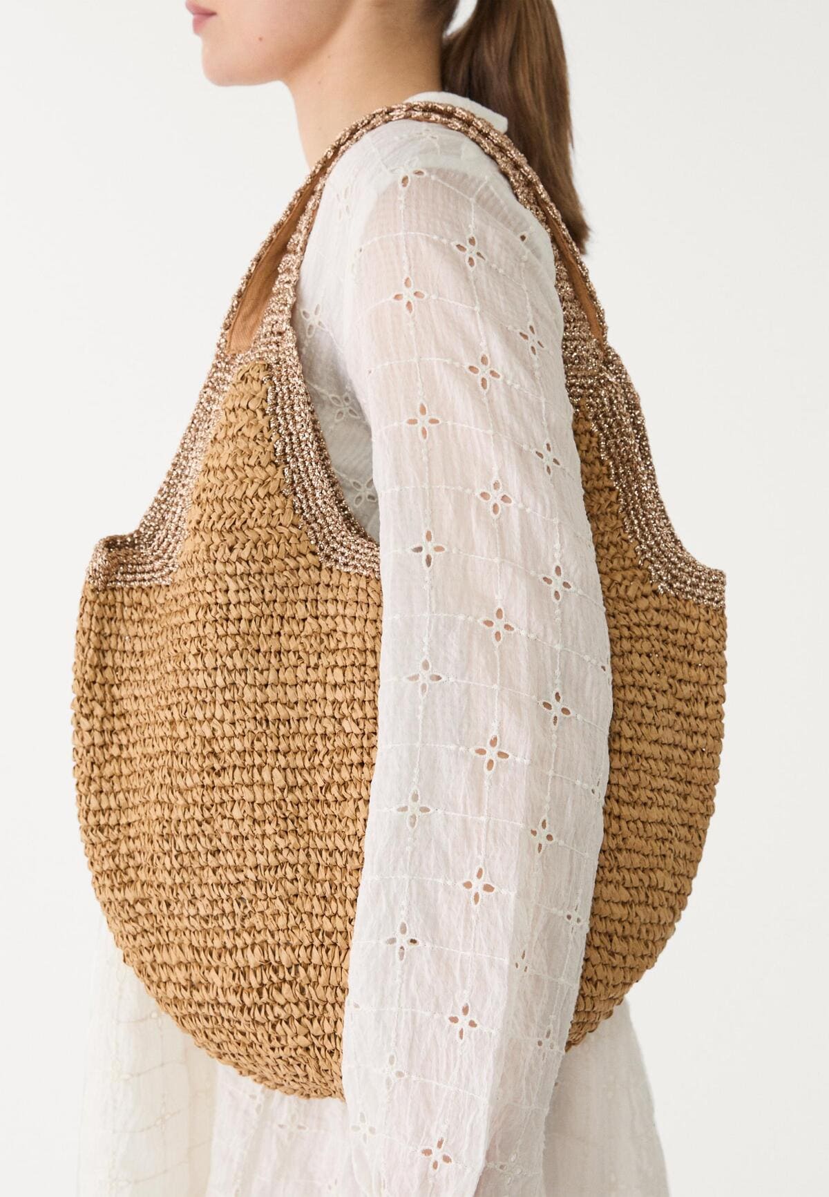 Bolso shopper estilo rafia con brillo