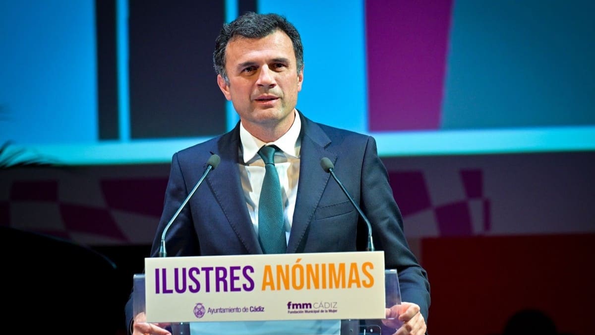 El alcalde de Cádiz, Bruno García, durante su intervención