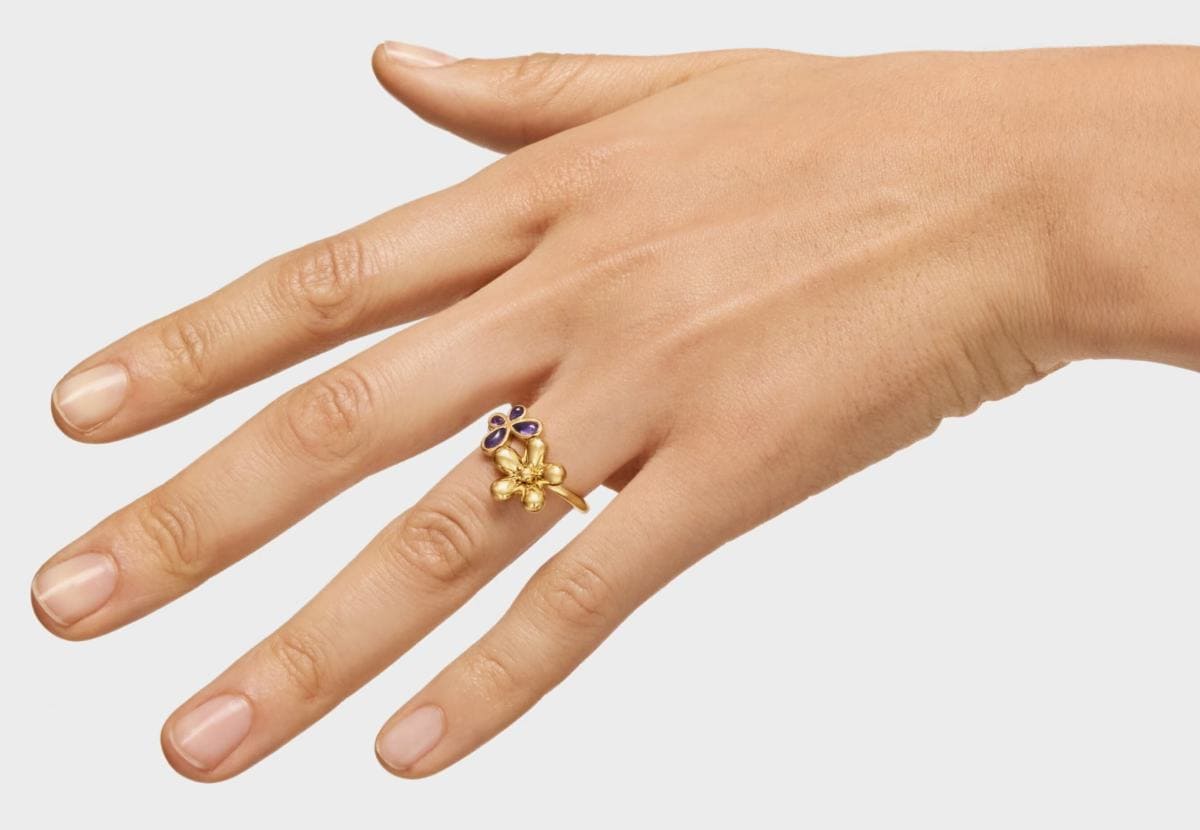 Anillo con baño de oro de 18 kt sobre plata y amatista Daisy de TOUS