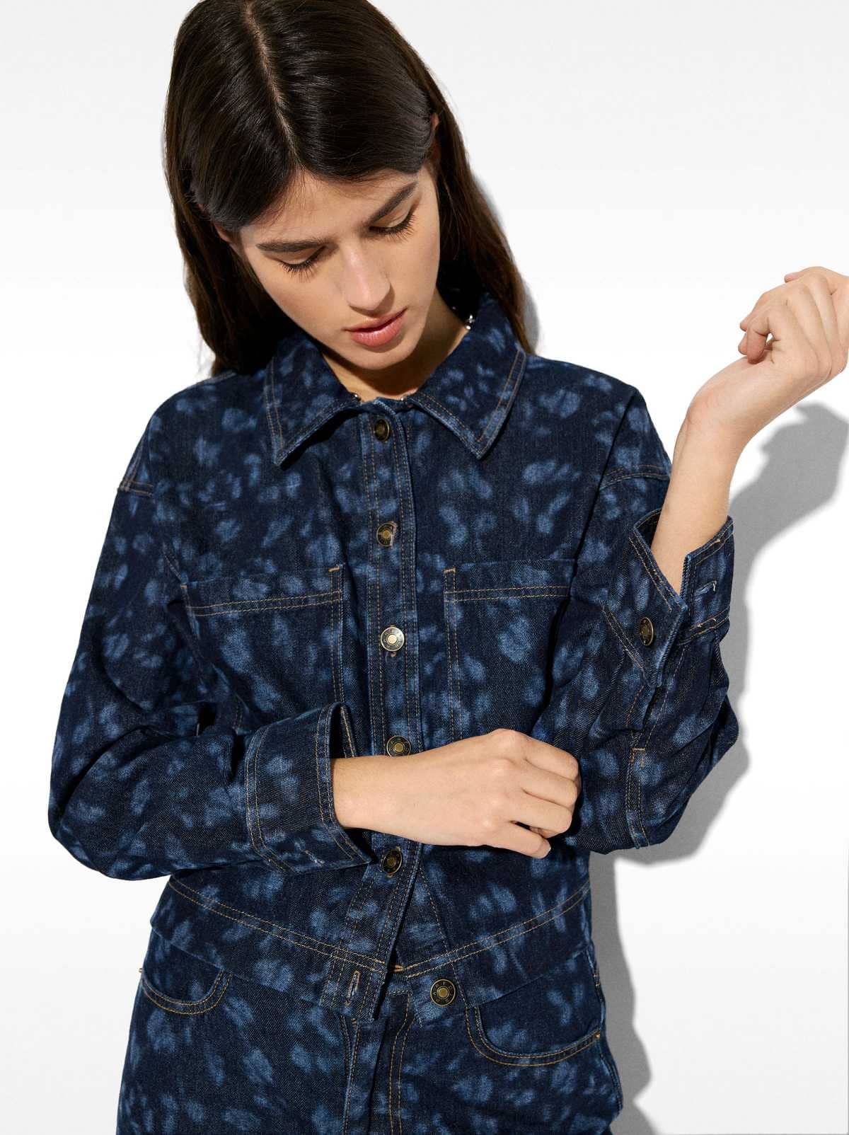 Chaqueta denim estampada de Parfois