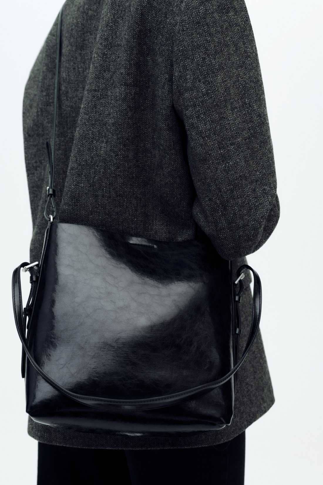 Bolso mini saca de Zara