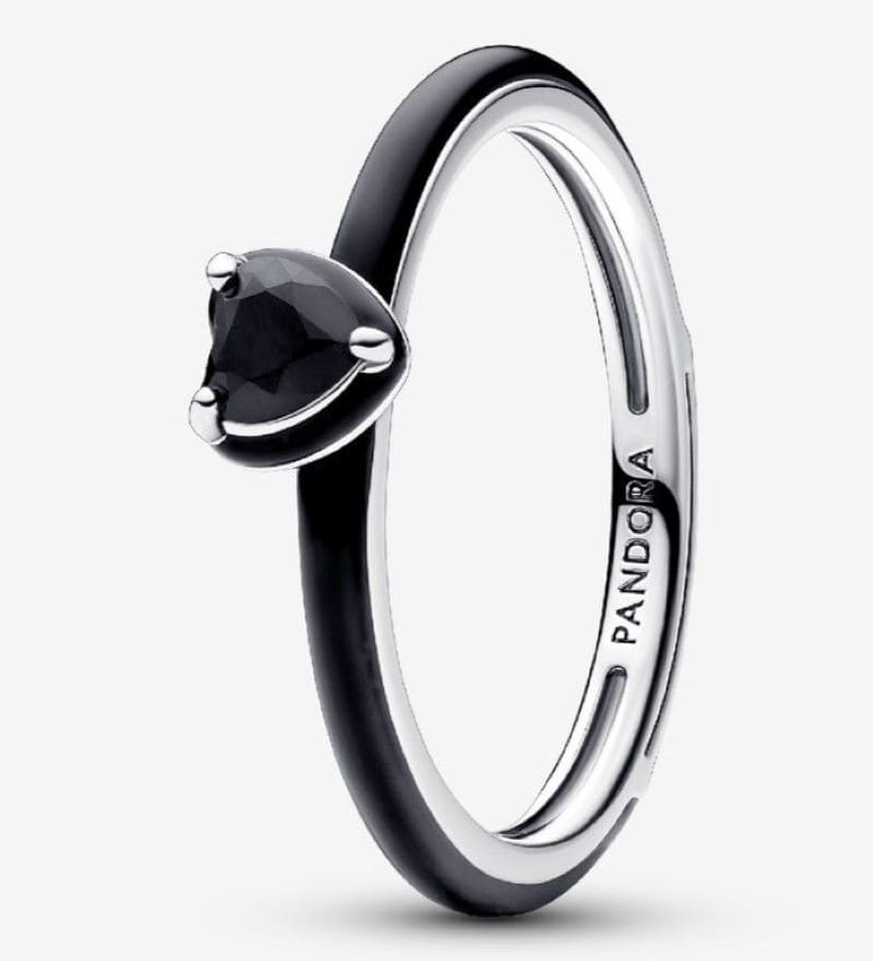 Anillo PANDORA ME con corazón de cristal y esmalte negro