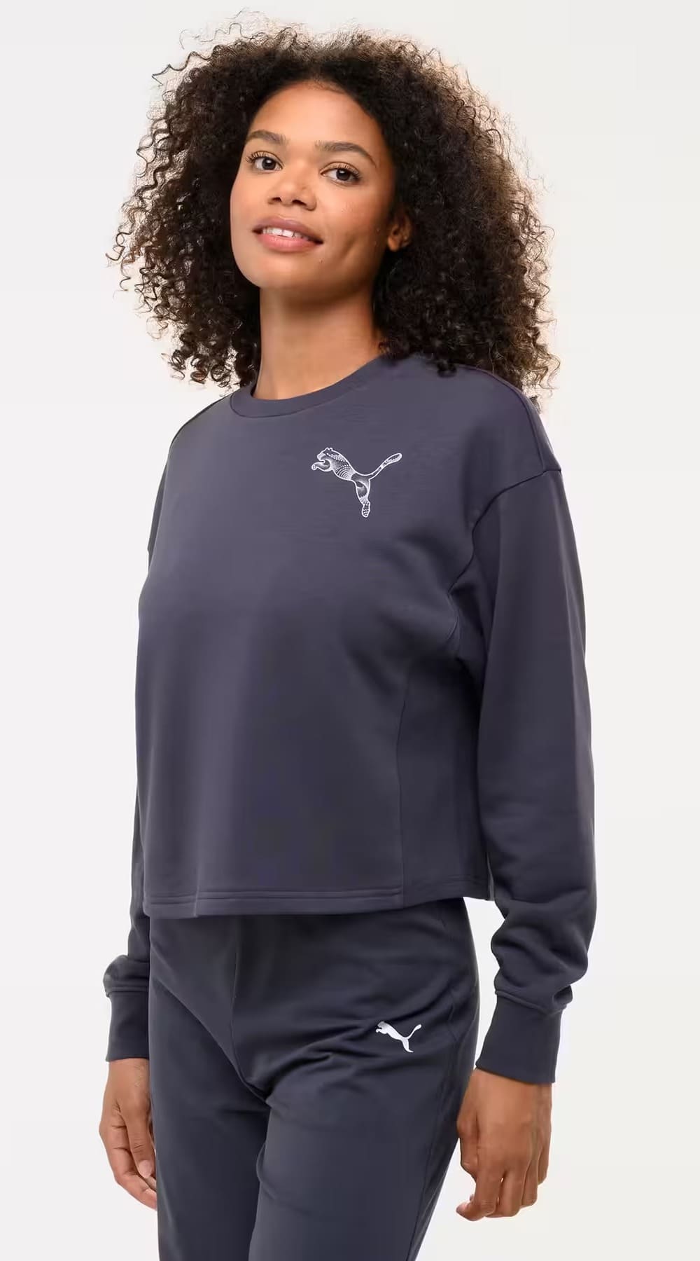 La sudadera para mujer gris oscuro sin capucha de Puma en Decathlon