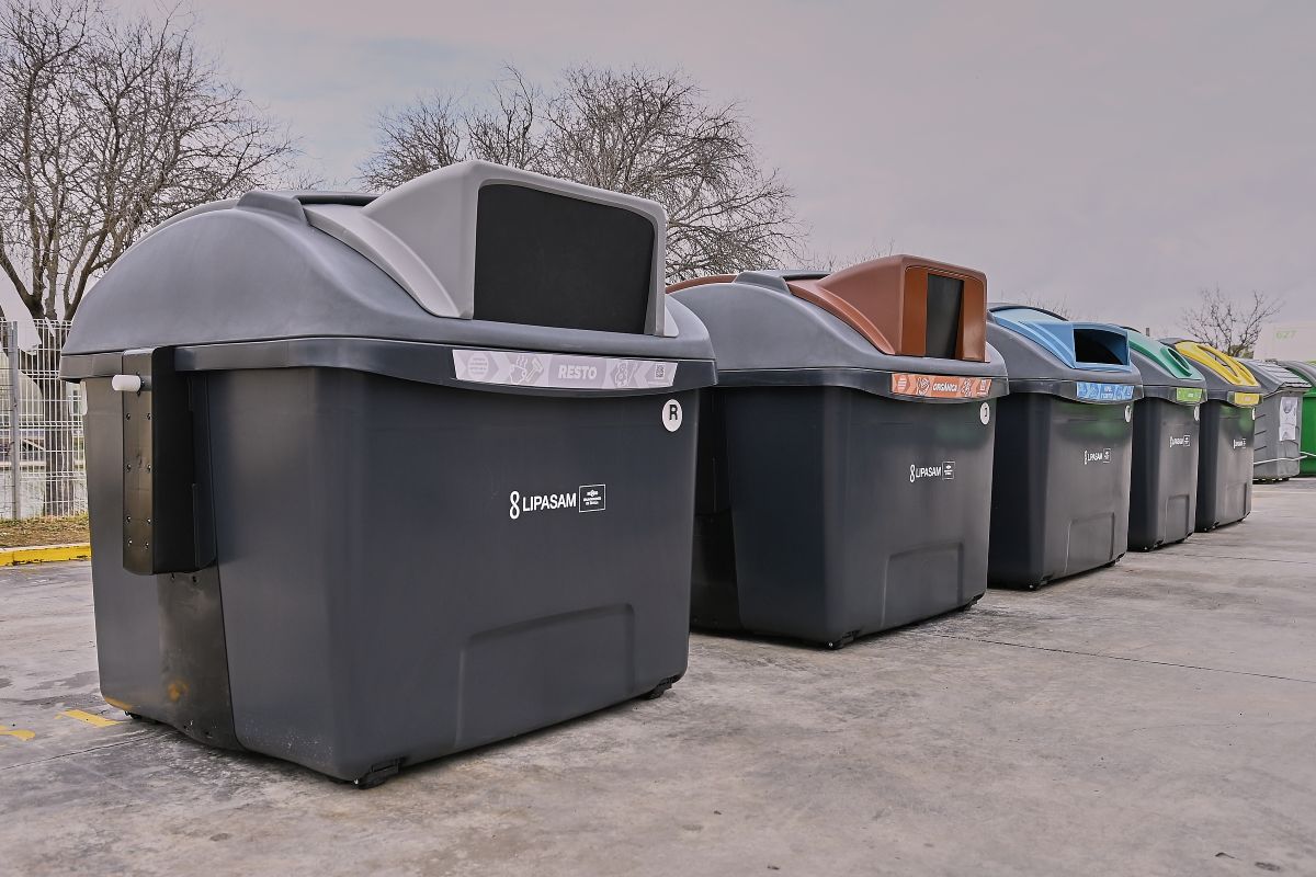 Nuevos contenedores de Sevilla | Salvador López Medina para El MIRA