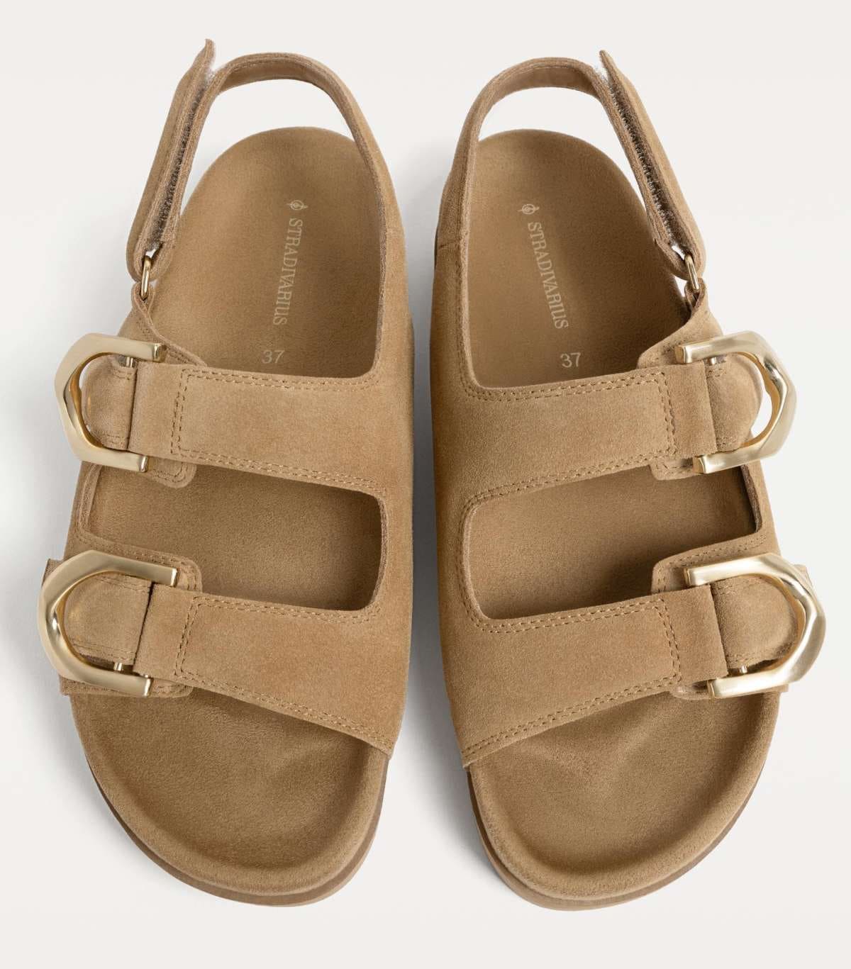 Sandalias plana piel hebillas de Stradivarius