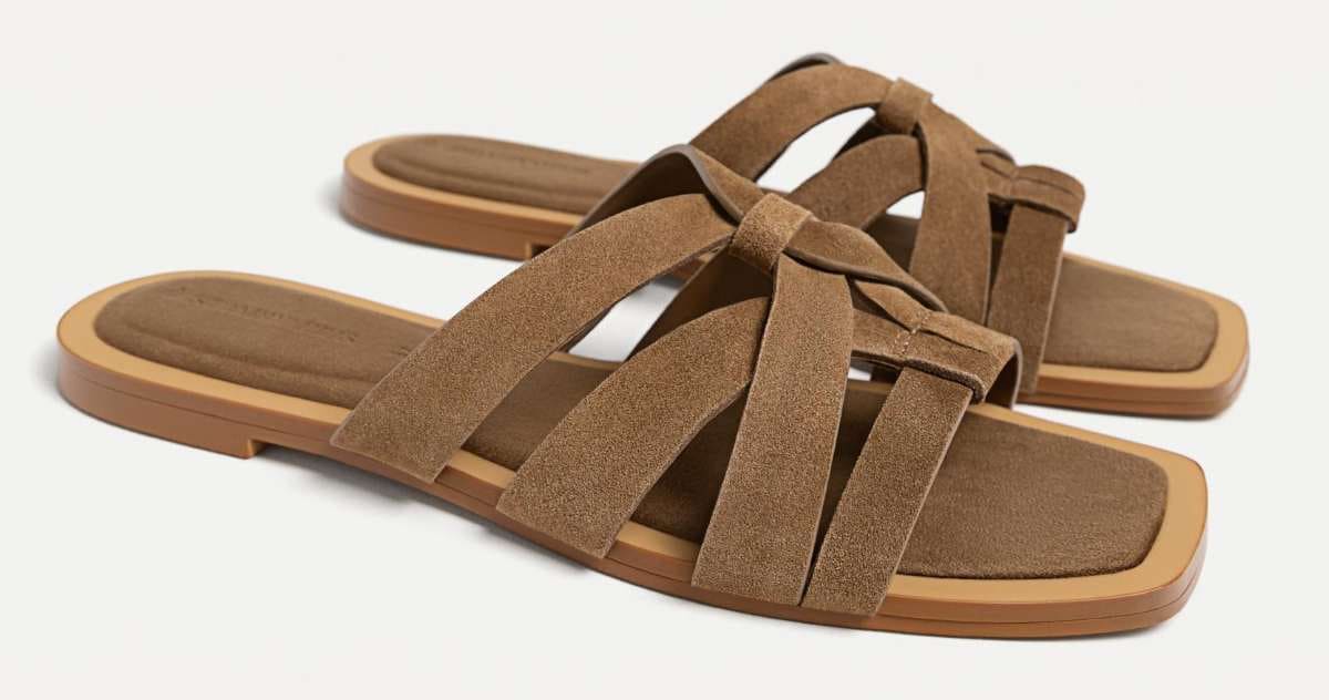 Sandalias planas serraje de Stradivarius