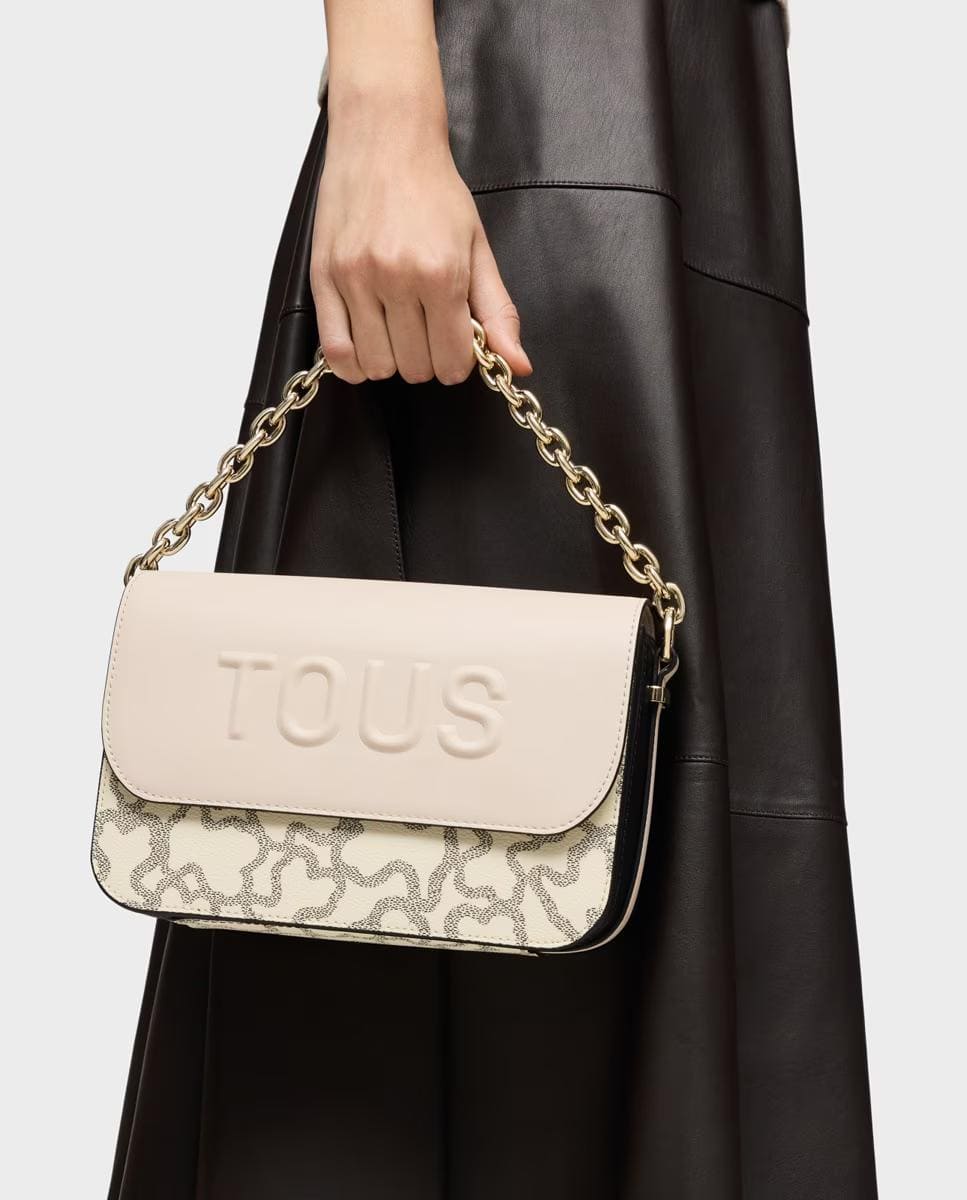 Bolso bandolera mediano con cierre de broche y solapa