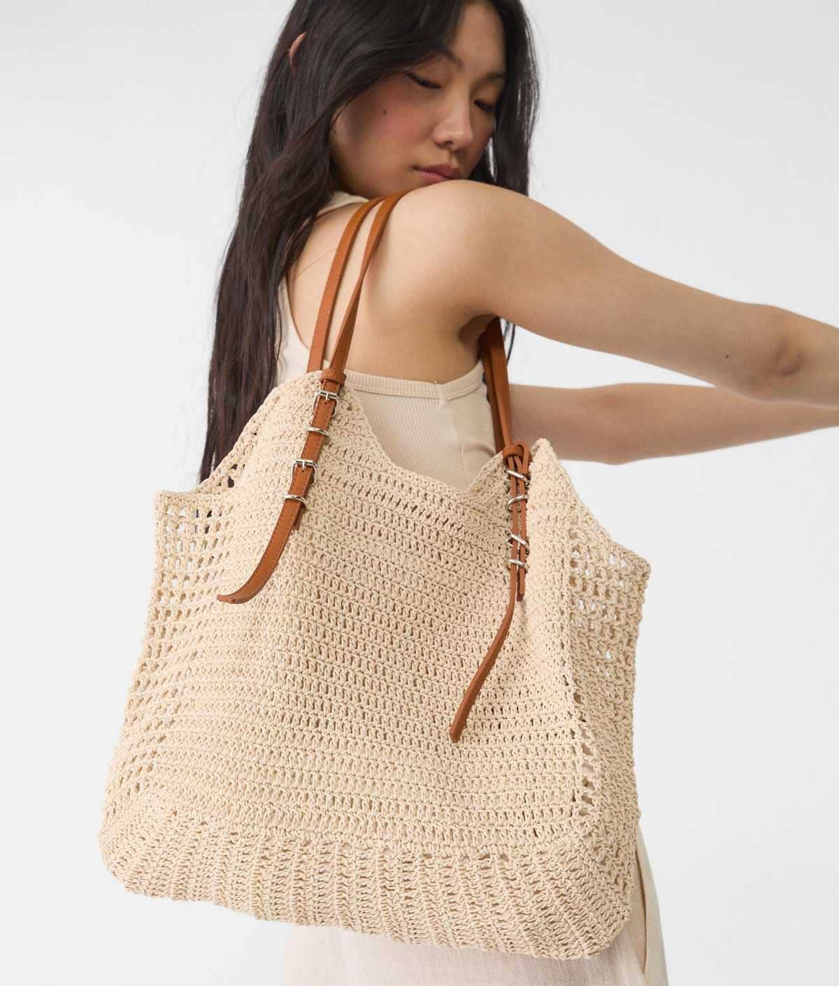 Bolso hombro crochet de Stradivarius