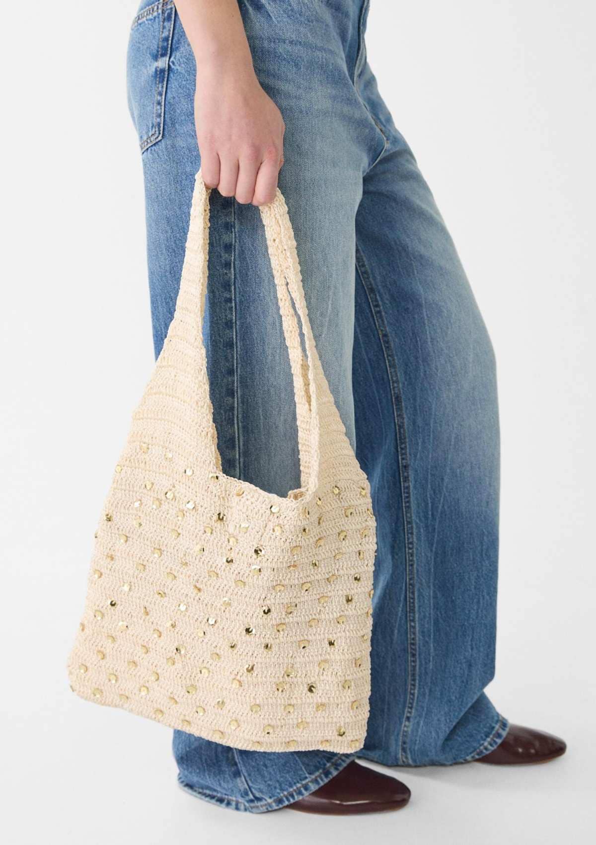 Bolso shopper crochet lentejuelas de Stradivarius