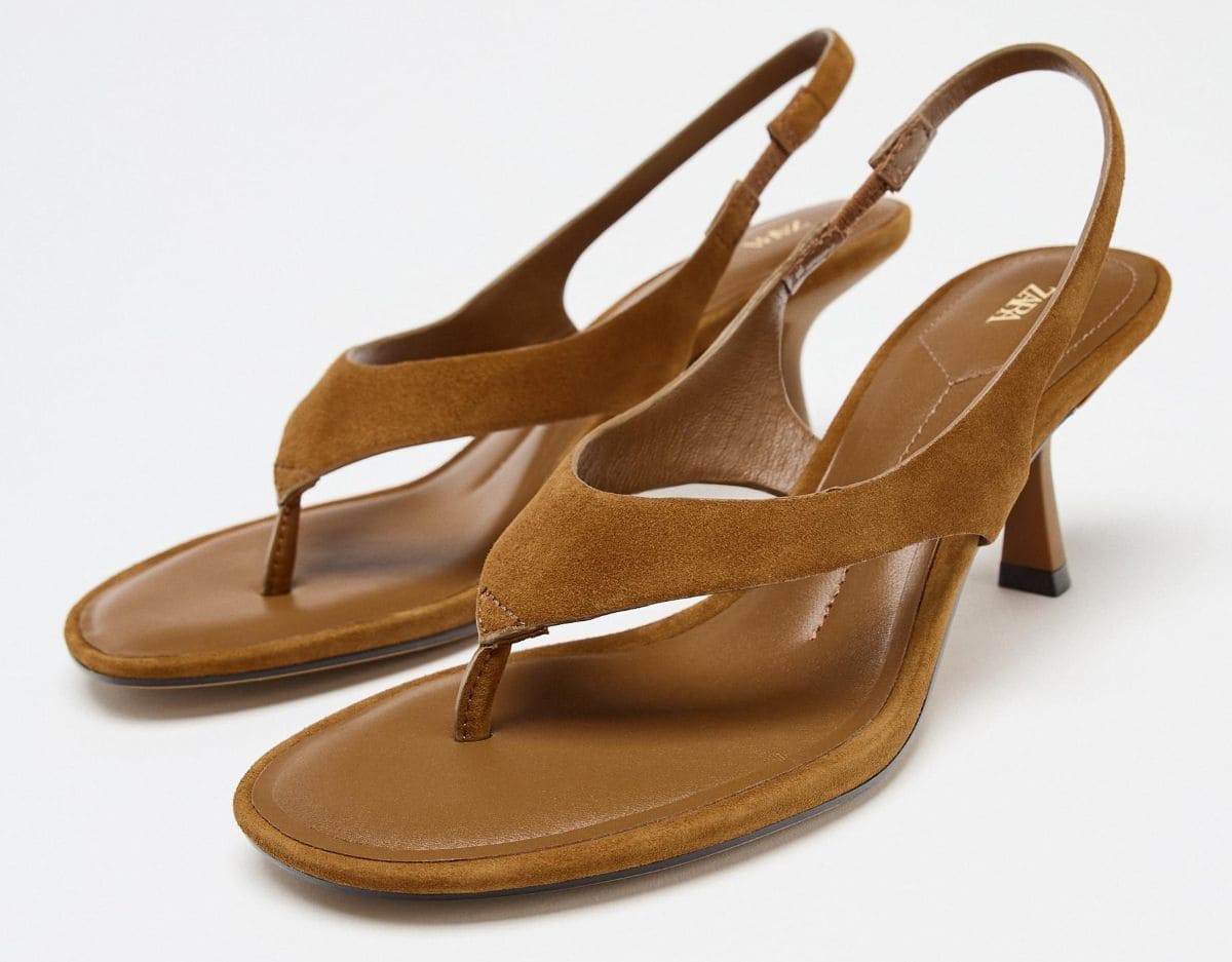 Sandalia tiras serraje de Zara