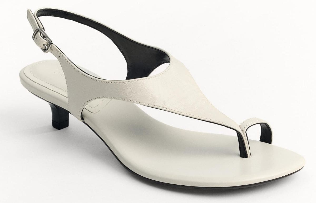 Sandalia tacón kitten piel de Zara