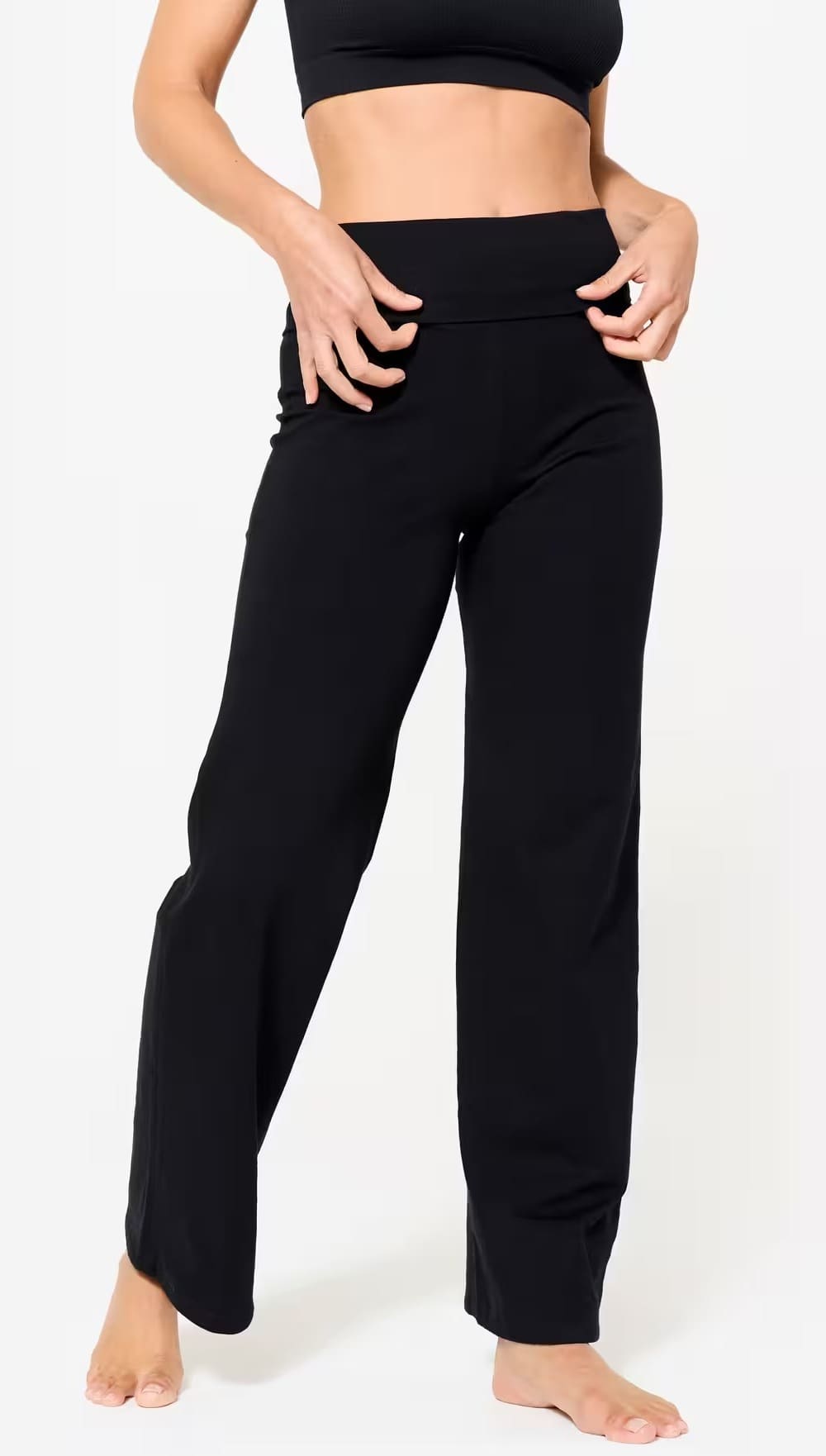 El pantalón de yoga suave para mujer negro ultra talle alto de Kimjaly en Decathlon