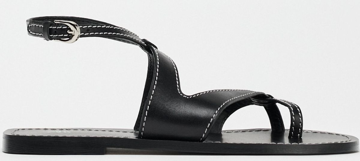 Sandalia de tiras de piel de Zara
