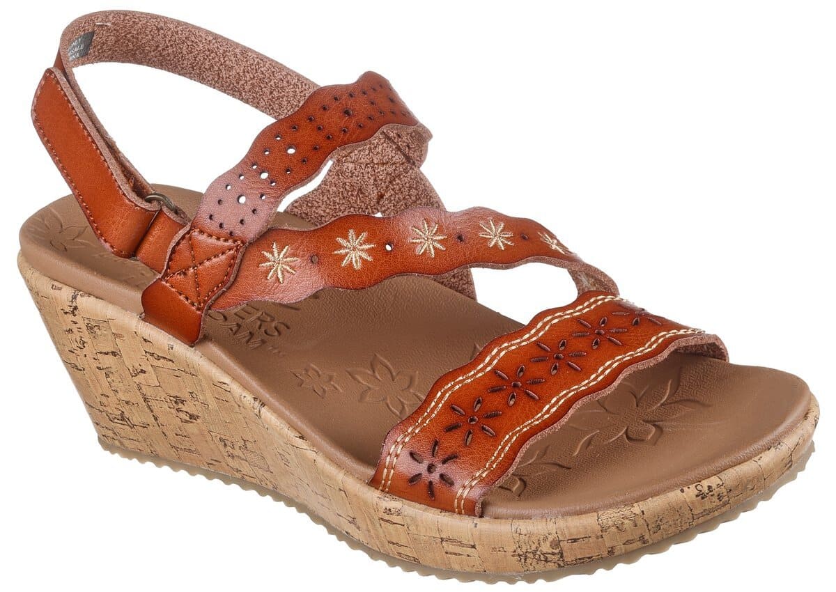 Las nuevas sandalias con cuña Beverlee - Cherished Aura en color marrón anaranjado de Skechers