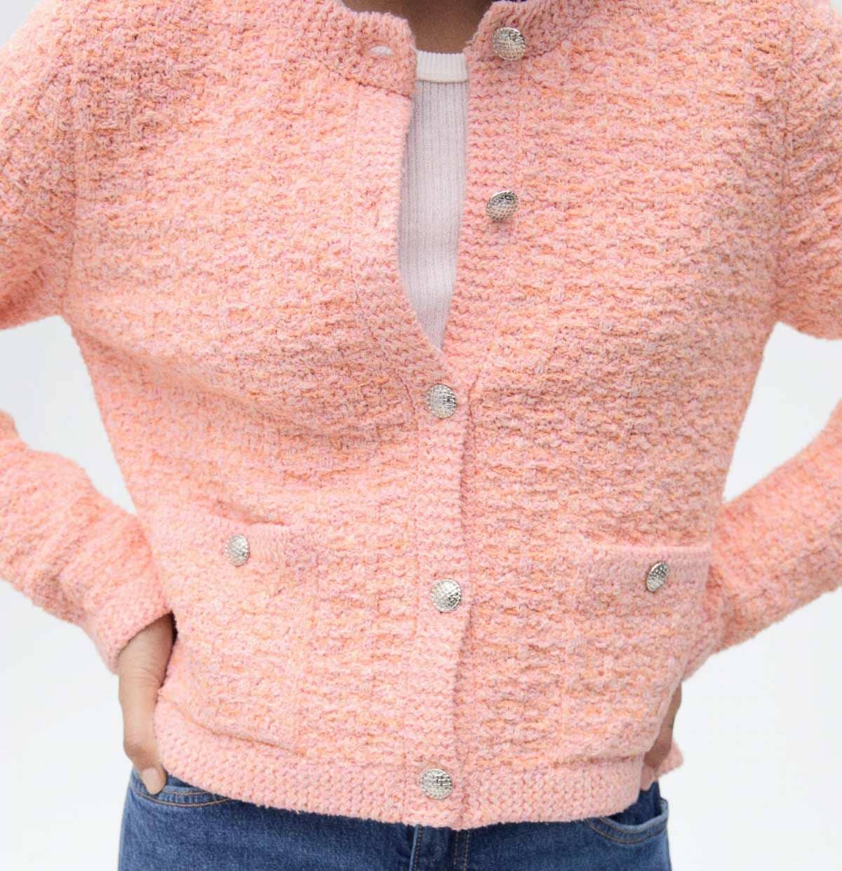 Chaqueta efecto tweed botones joya de Mango