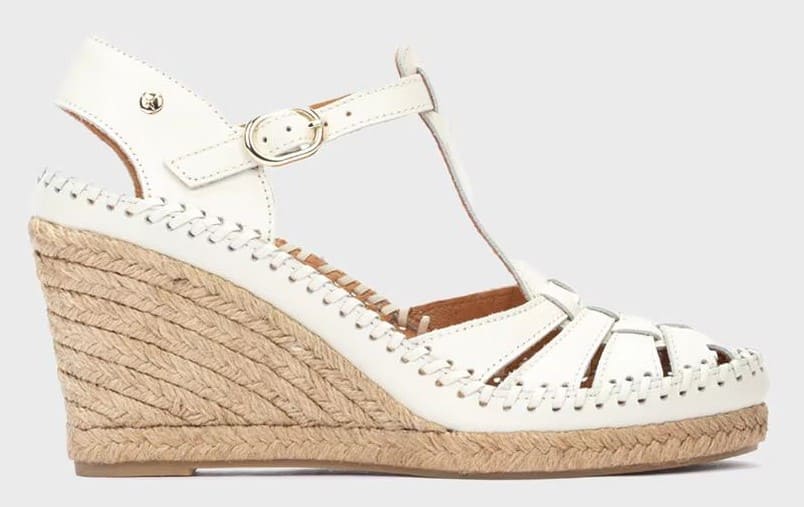 Sandalias de piel con cierre de hebilla y pala cerrada