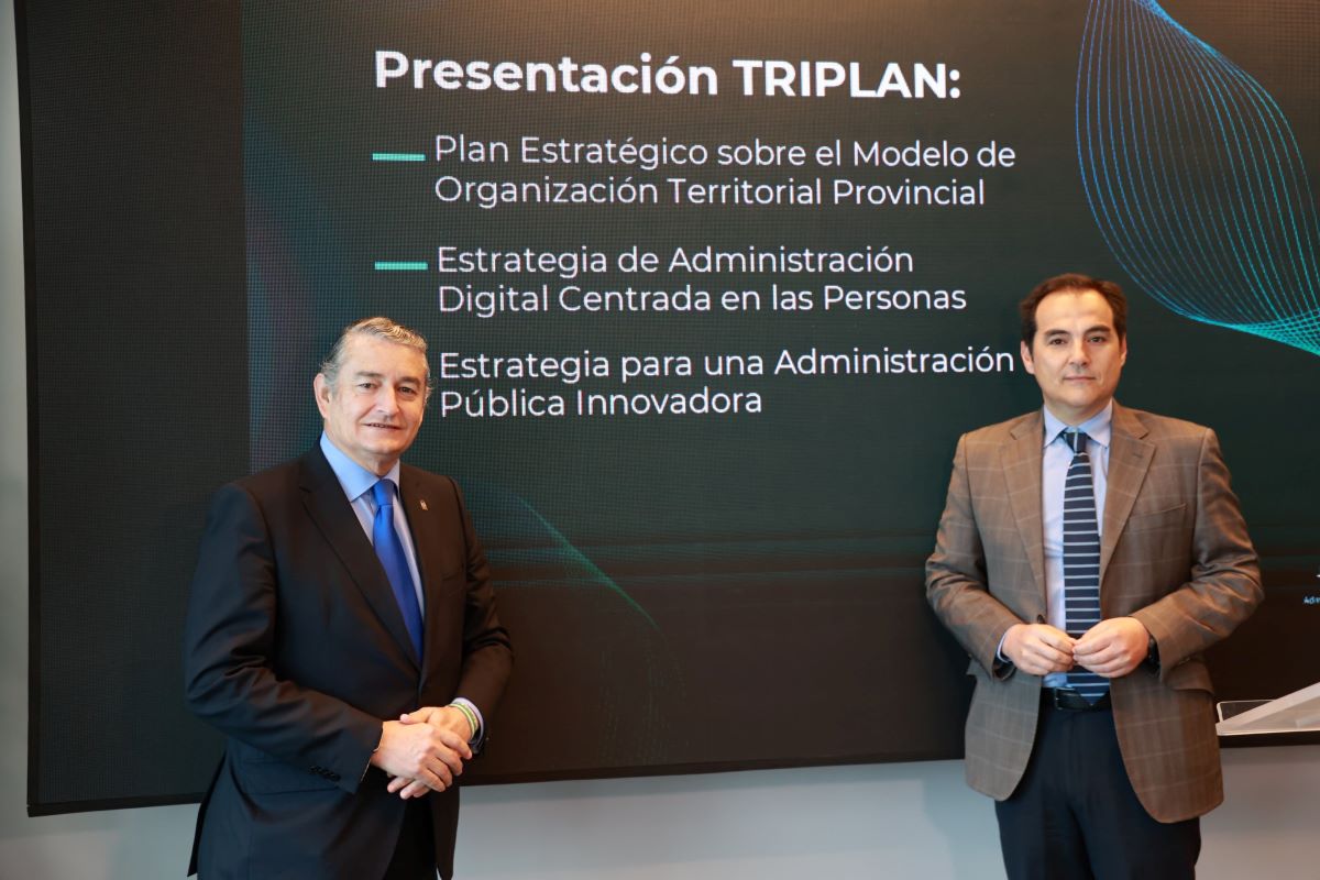 Antonio Sanz y José Antonio Nieto presentan Triplán