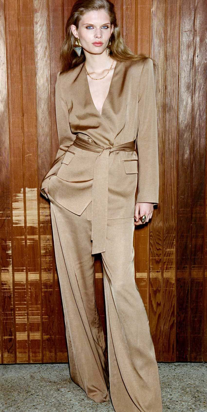 Blazer hombreras cinturón de Zara