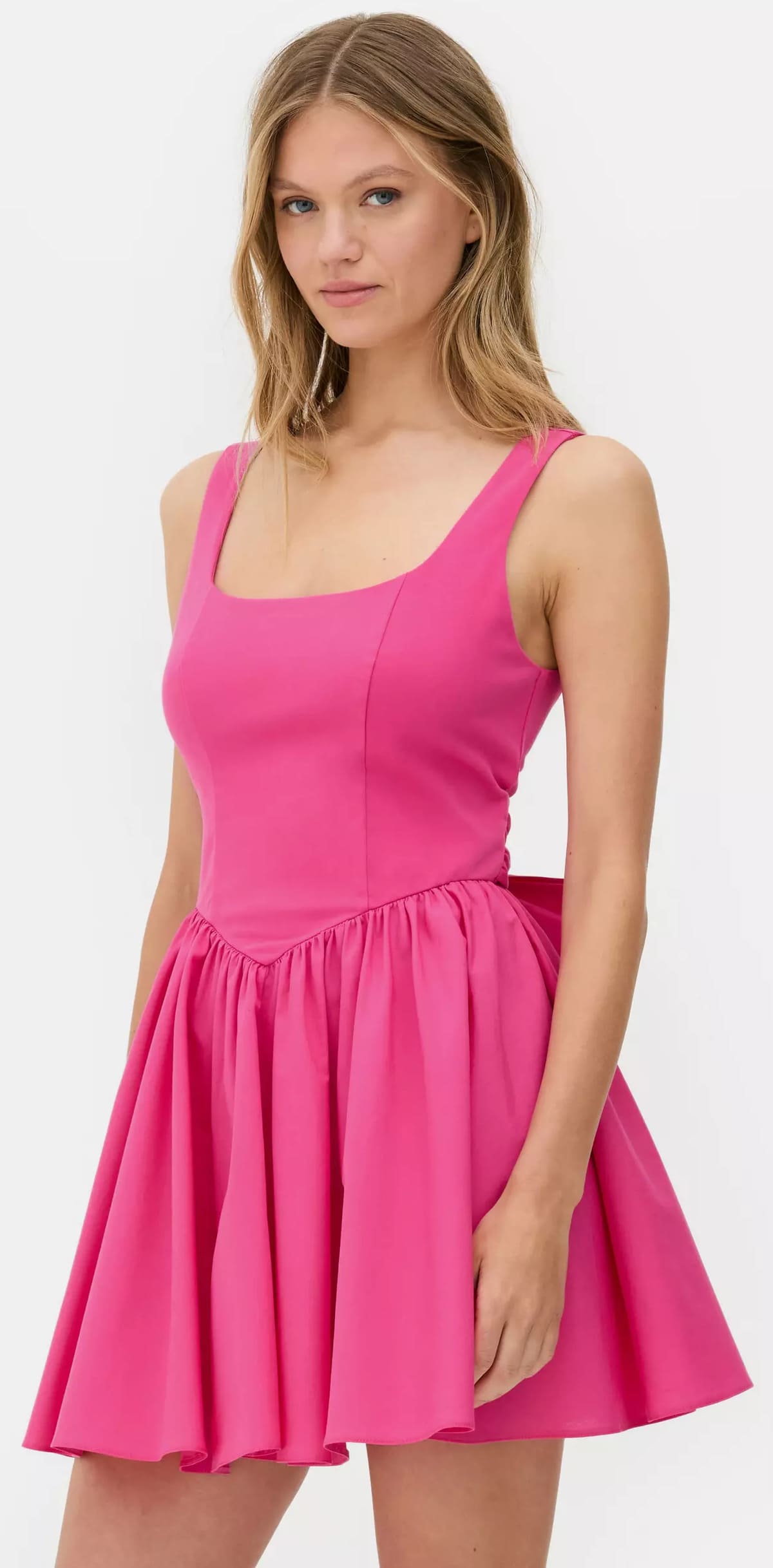 El nuevo vestido corto tipo corsé sin mangas en color rosa de Primark