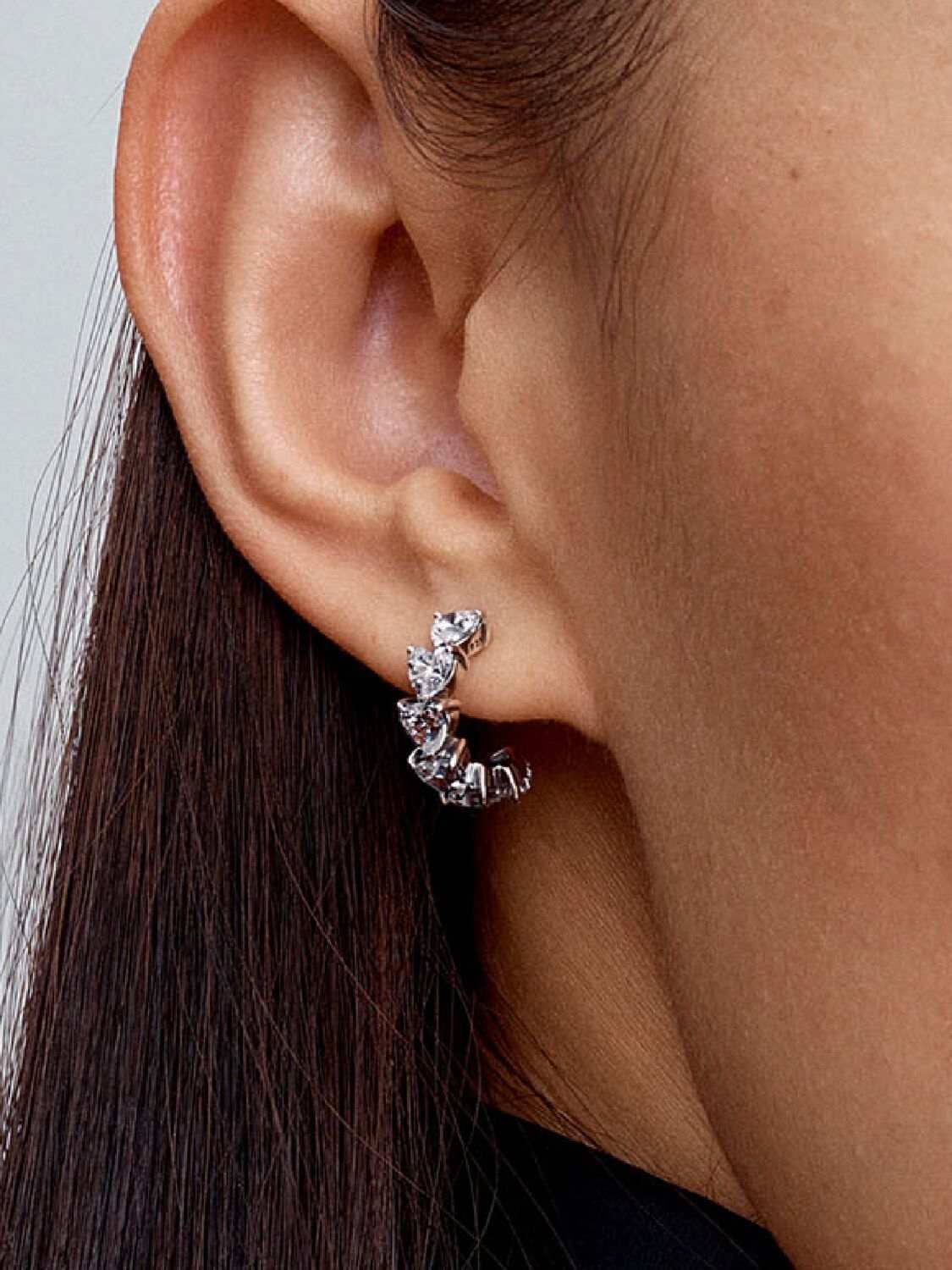 Pendientes de Aro Corazones Brillantes de Pandora