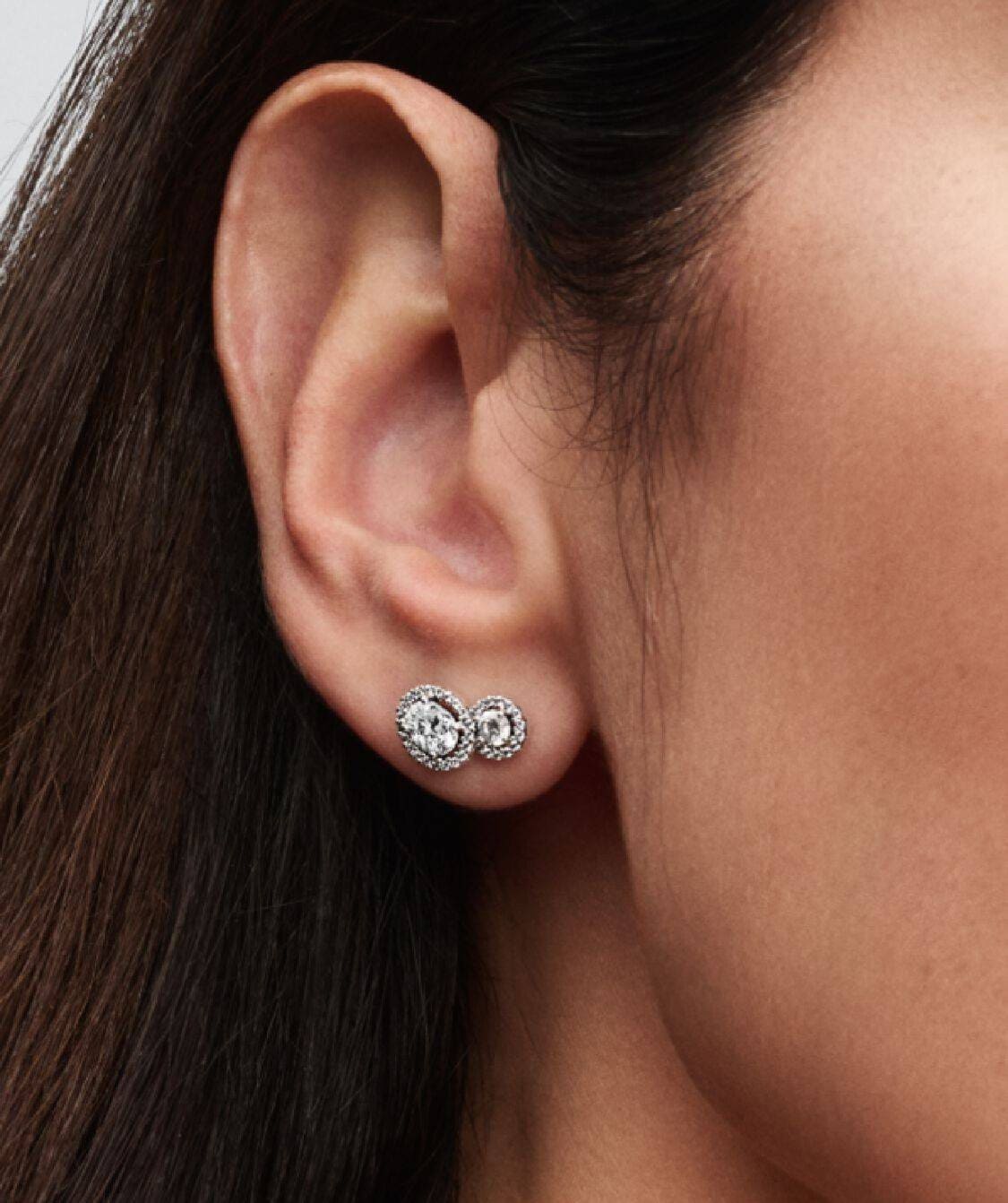 Pendientes de Botón Halo y Abrazo de Pandora