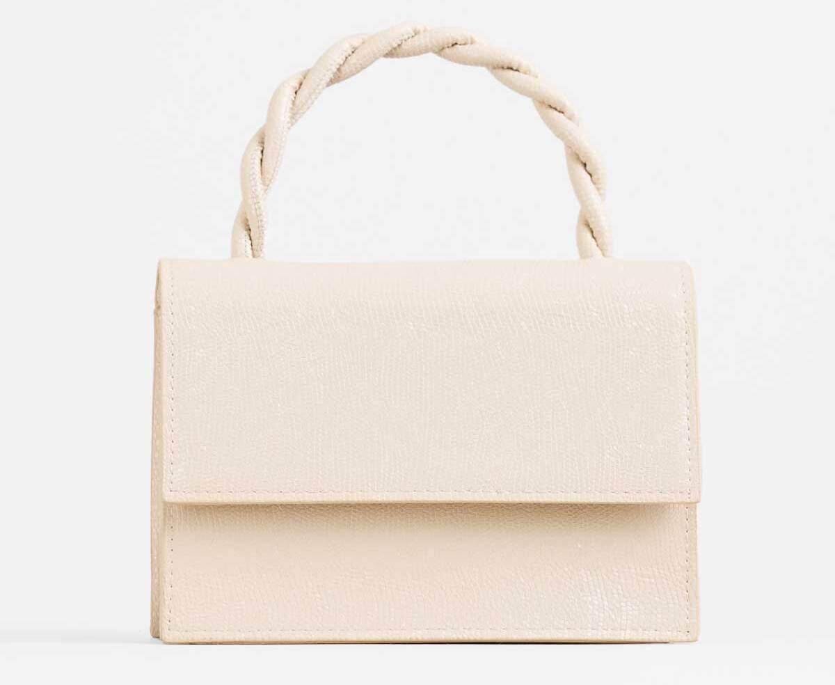 El bolso de mano con textura de brillo de Paco Martínez