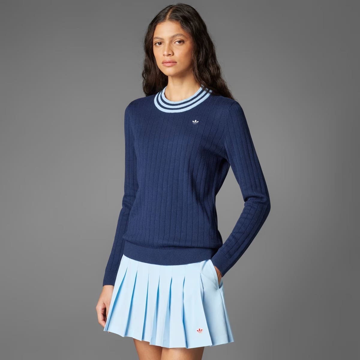 El nuevo jersey Originals Cashmere Knit en color azul marino de Adidas