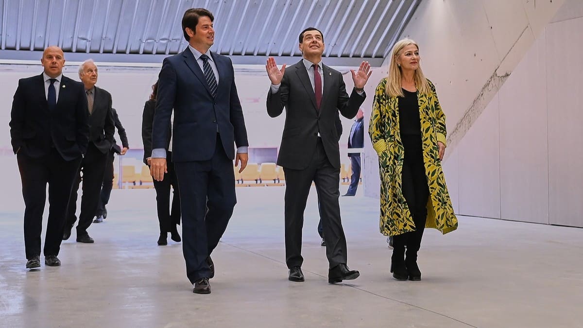 El presidente de la Junta de Andalucía ha valorado que La Cartuja sea ya el tercer mayor estadio de España | Salvador López Medina