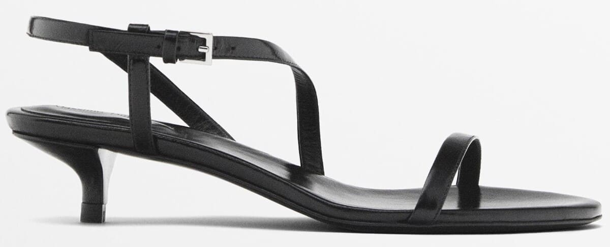 Sandalia de tacón con tiras