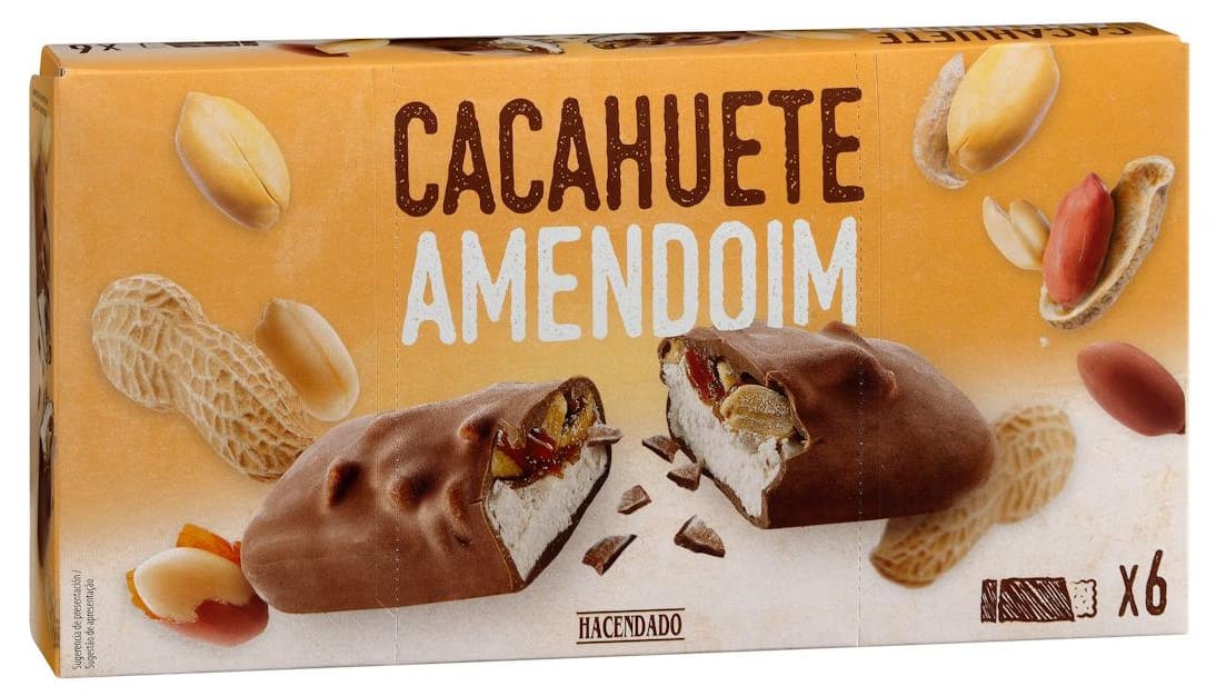 Helado barrita sabor cacahuete Hacendado con cobertura de chocolate con leche