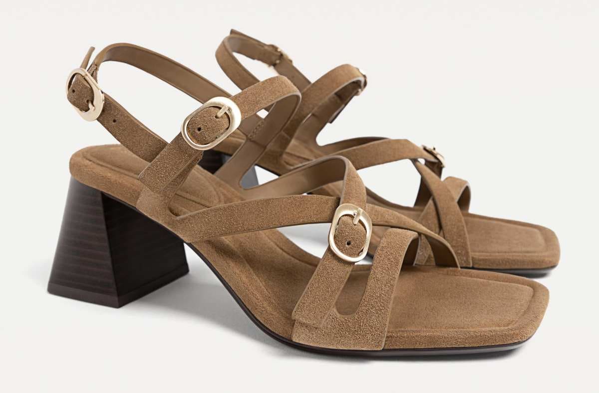 Sandalias serraje hebillas de Stradivarius