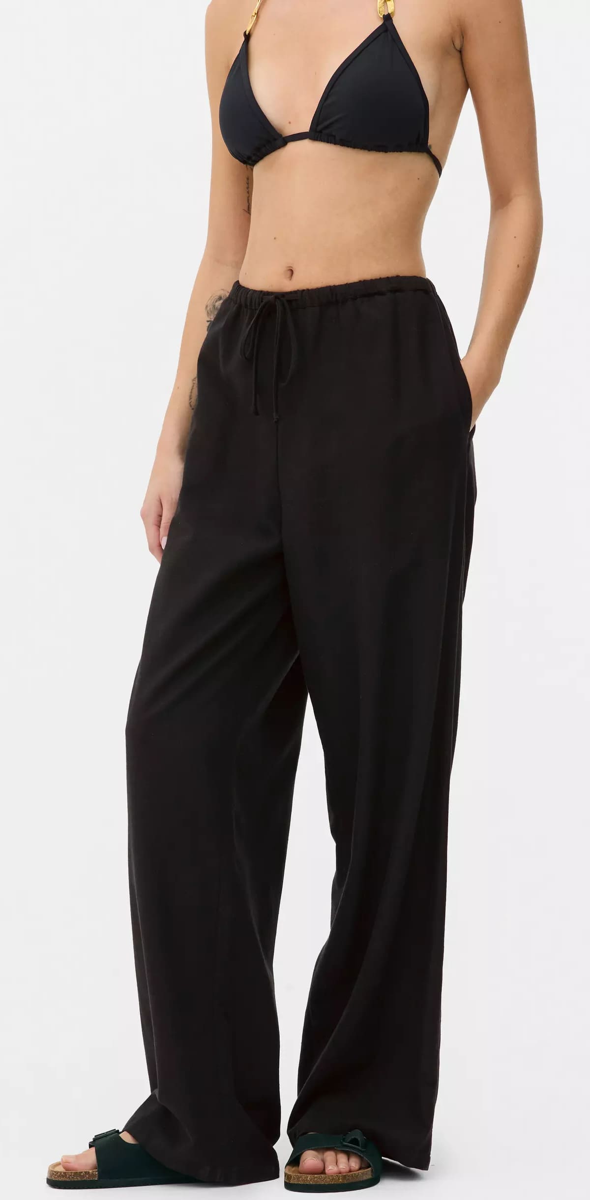 Los pantalones con cinturilla en color negro de Primark