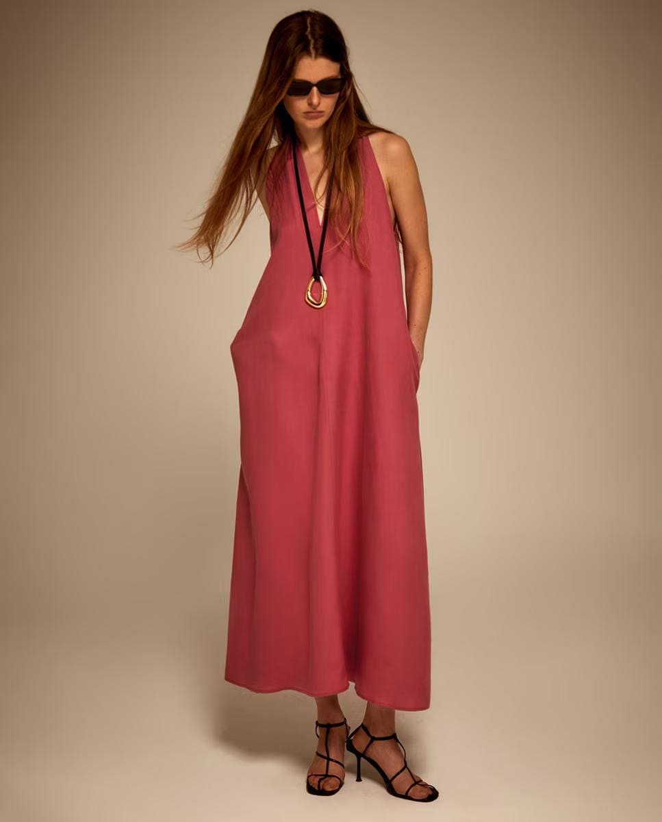 Vestido con nudo en espalda