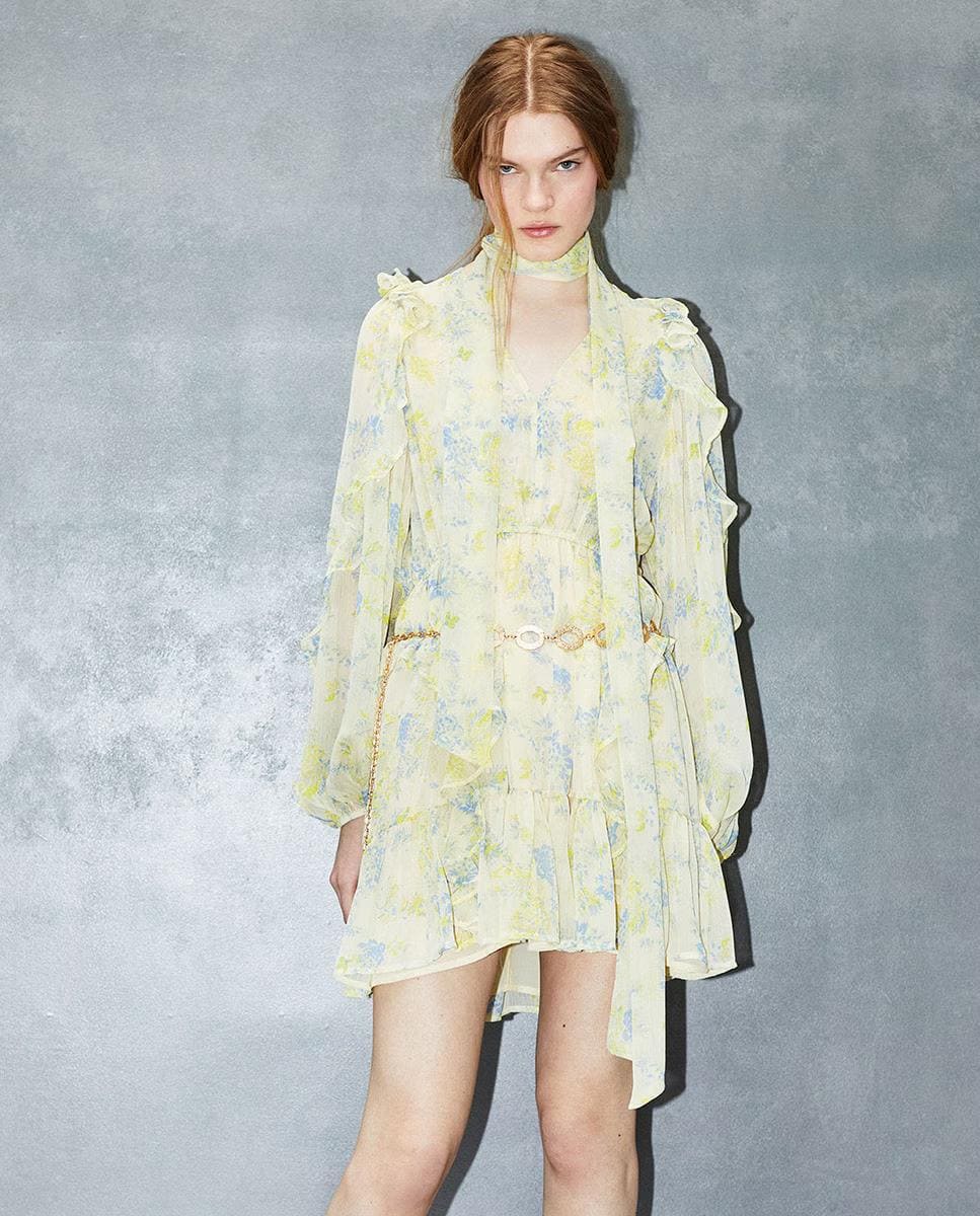 Vestido mini con volantes