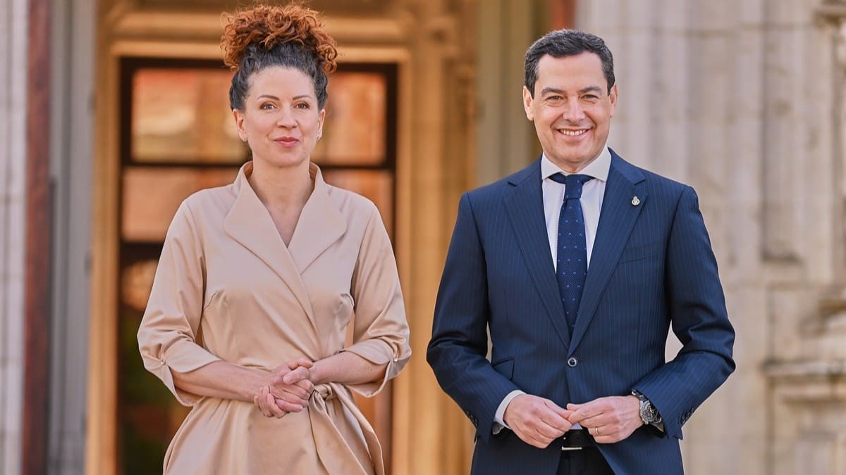 Moreno, junto a la presidenta del CdR, Kata Tüttö | Salvador López Medina