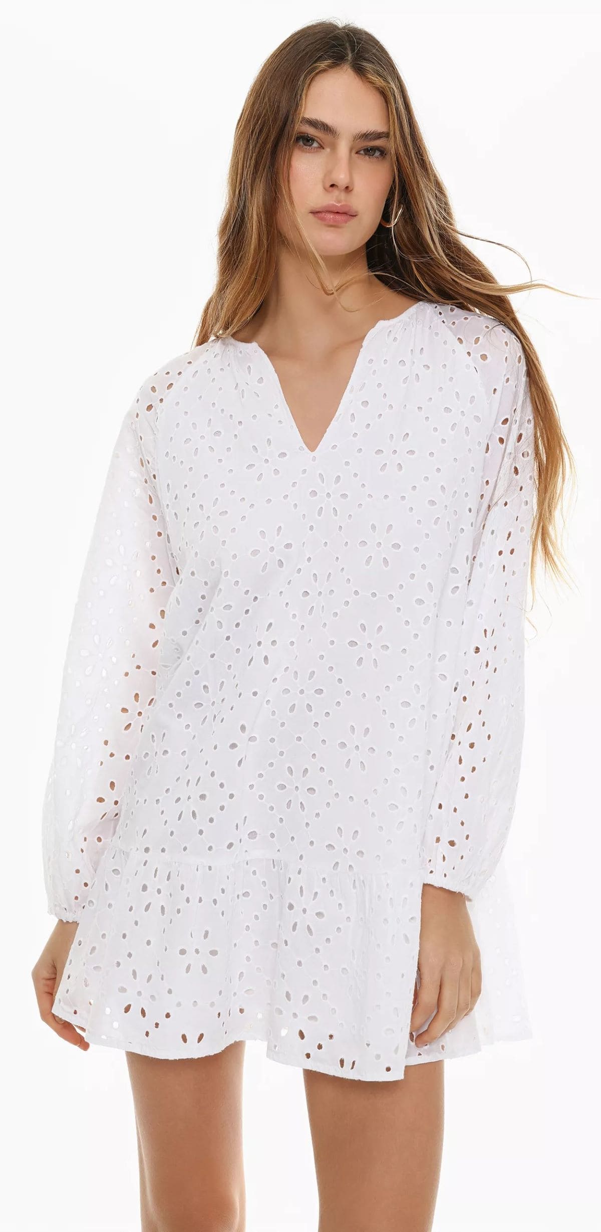 Vestido corto de bordado suizo