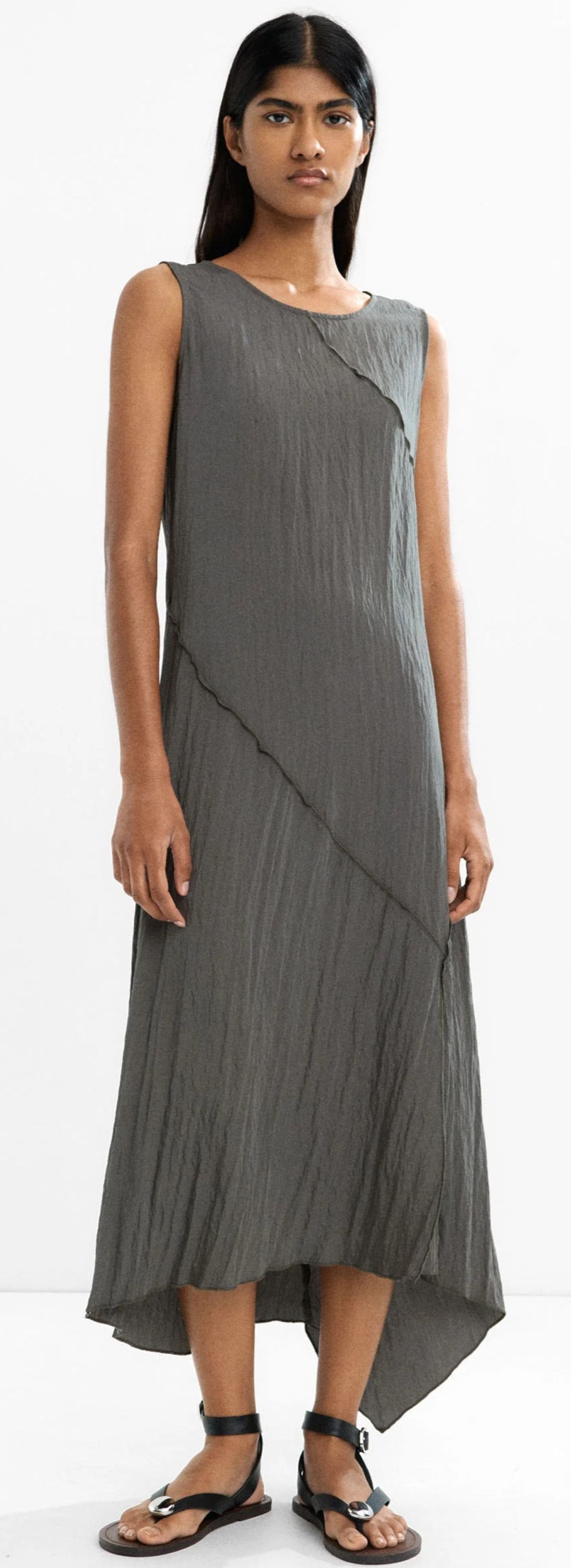 Vestido midi efecto arrugado de Parfois