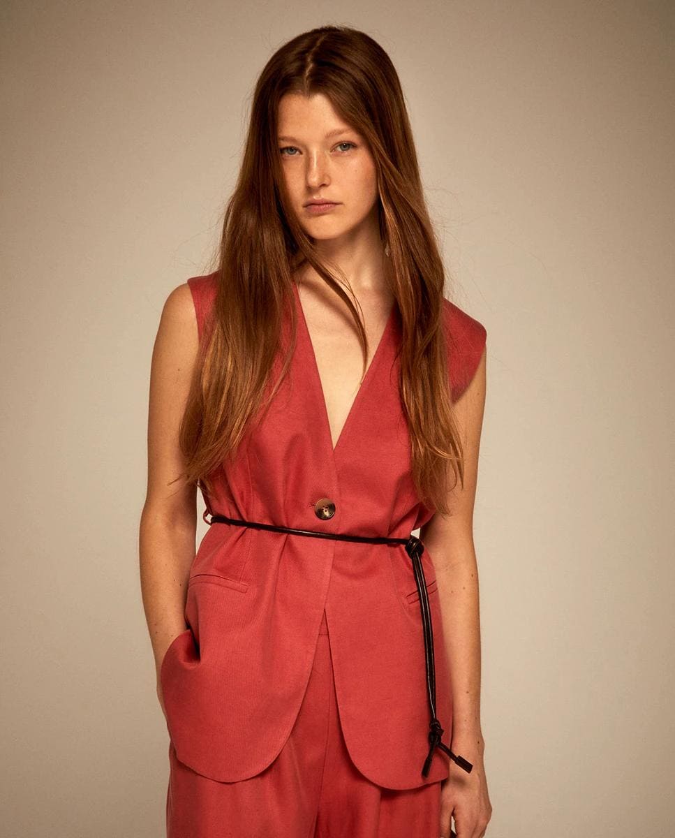 Chaleco de vestir con cinturón Sfera