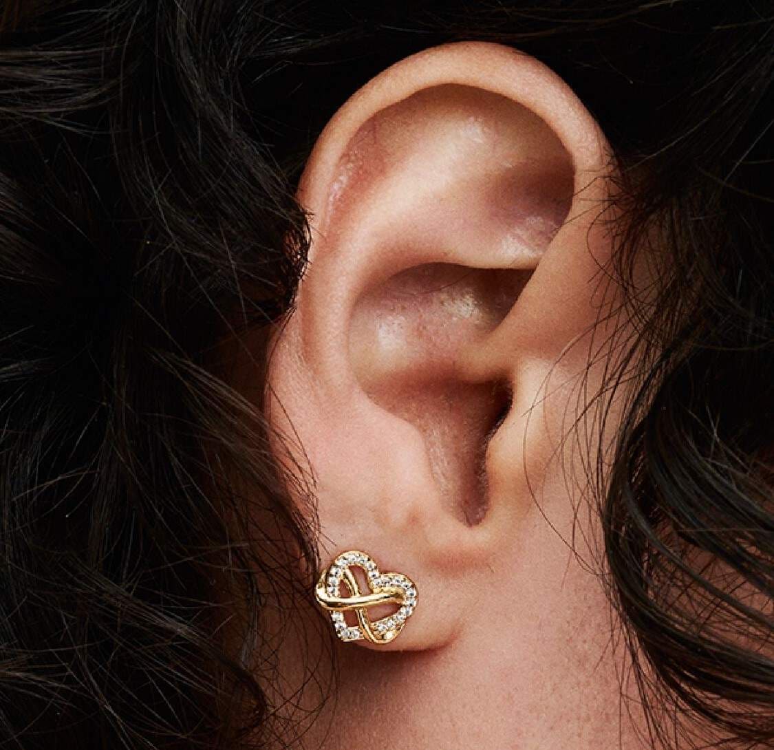 Pendientes de Botón Corazón Infinito Brillante de Pandora