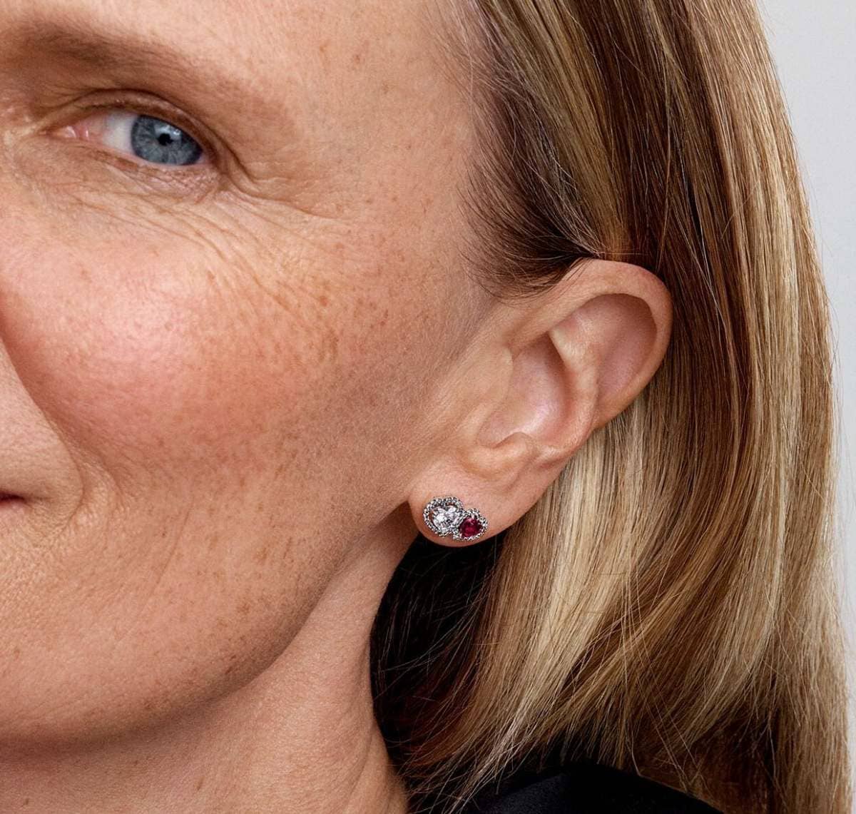 Pendientes de Botón Halo Corazones de Pandora