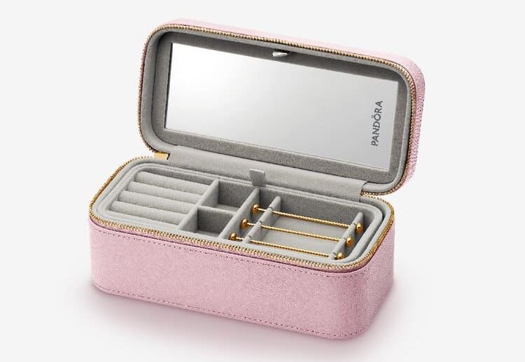 El joyero pequeño en color rosa de Pandora