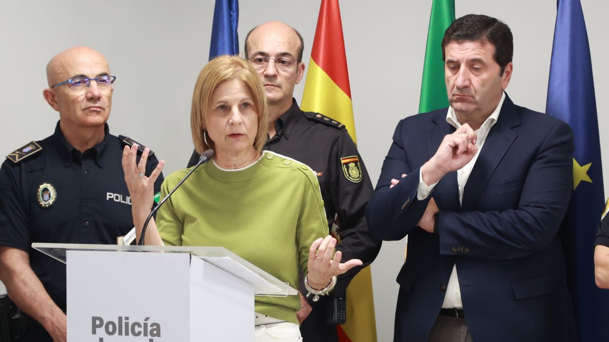 García-Pelayo en la rueda de prensa tras el apagón eléctrico | Cristo García