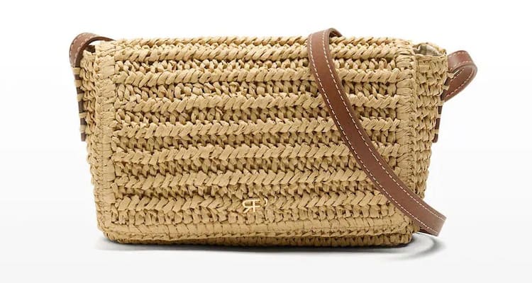 El bolso tipo bandolera para mujer efecto rafia con solapa y cierre imantado en liso de Parfois en El Corte Inglés