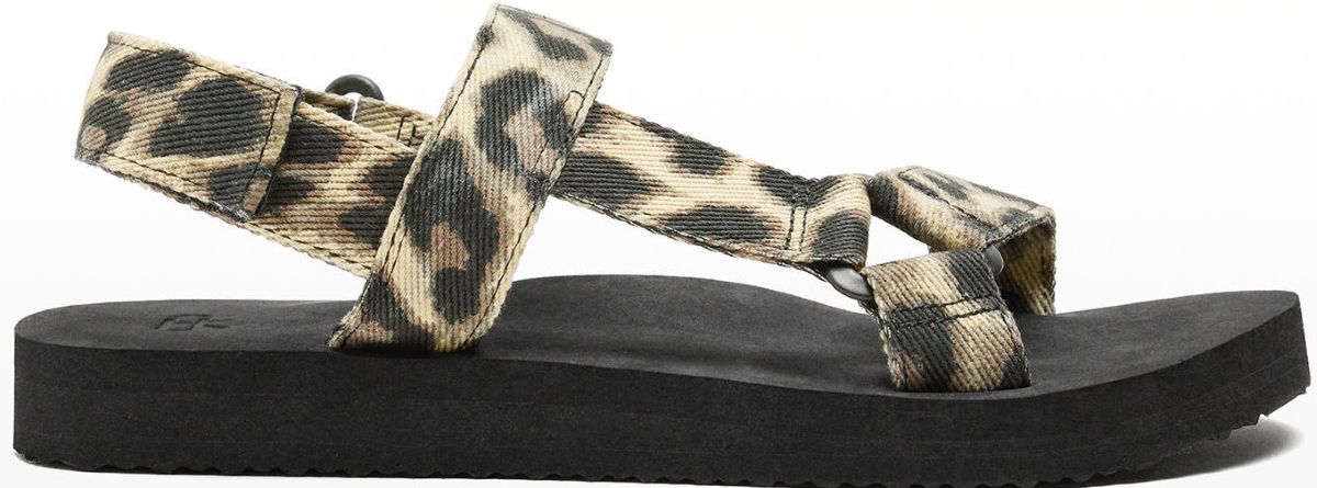 Sandalias planas con estampado animal de Parfois