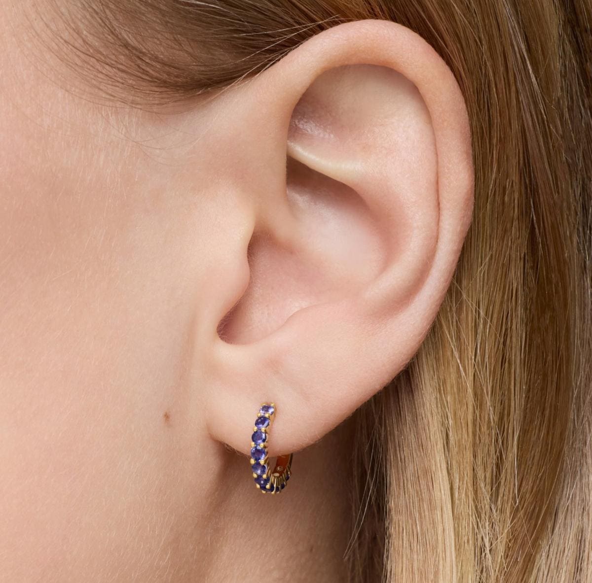 Pendientes aro de oro y iolitas Daisy de TOUS