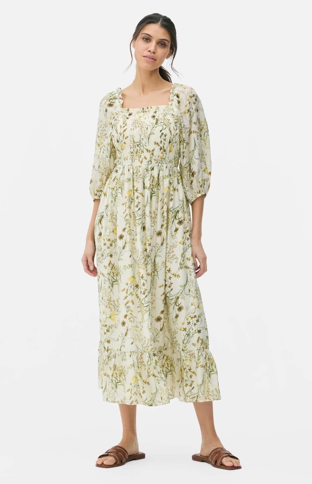 Vestido largo fruncido con estampado de flores de Primark