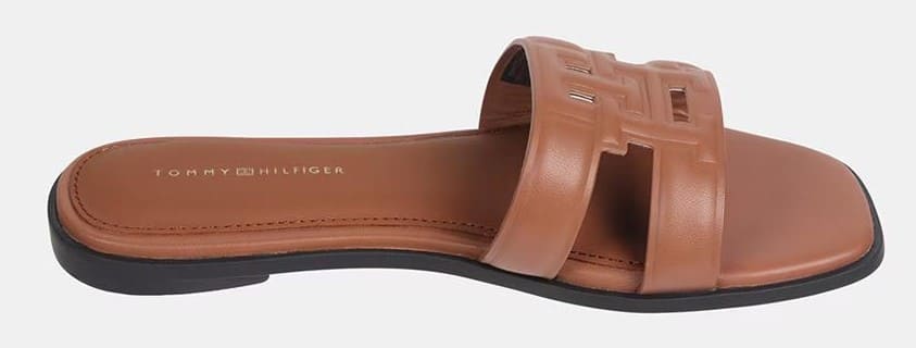 Sandalias planas de piel con logo