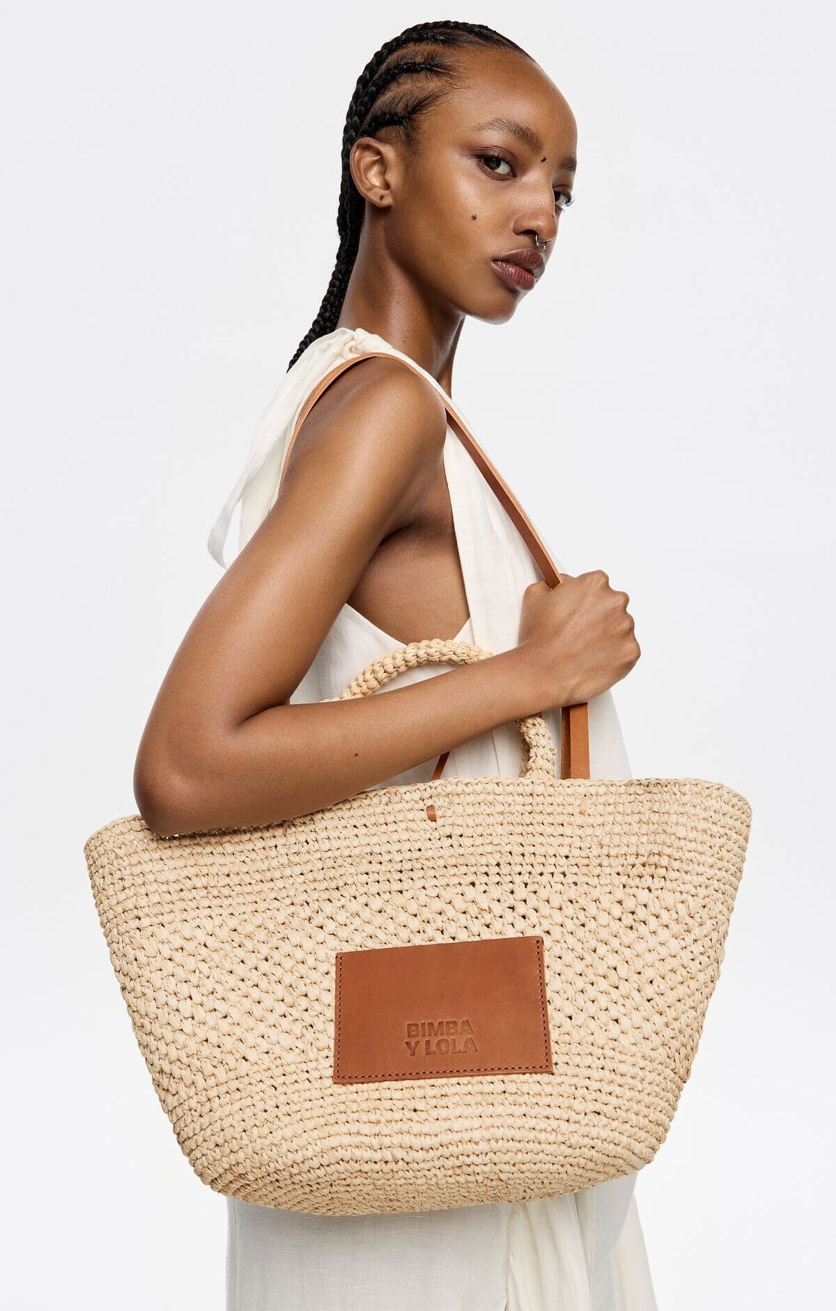 El nuevo bolso capazo grande en color natural de Bimba y Lola