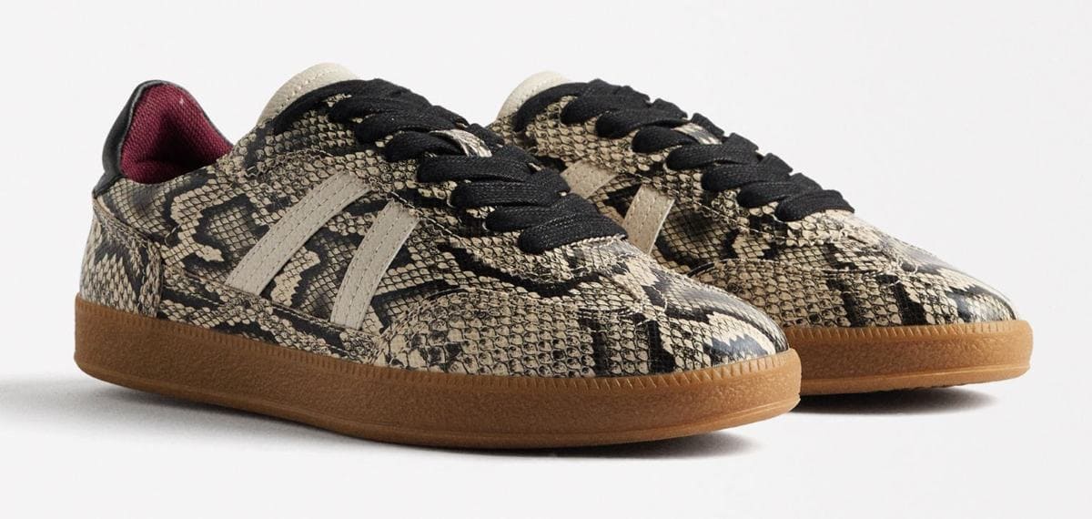 Zapatillas contraste y estampado de Parfois