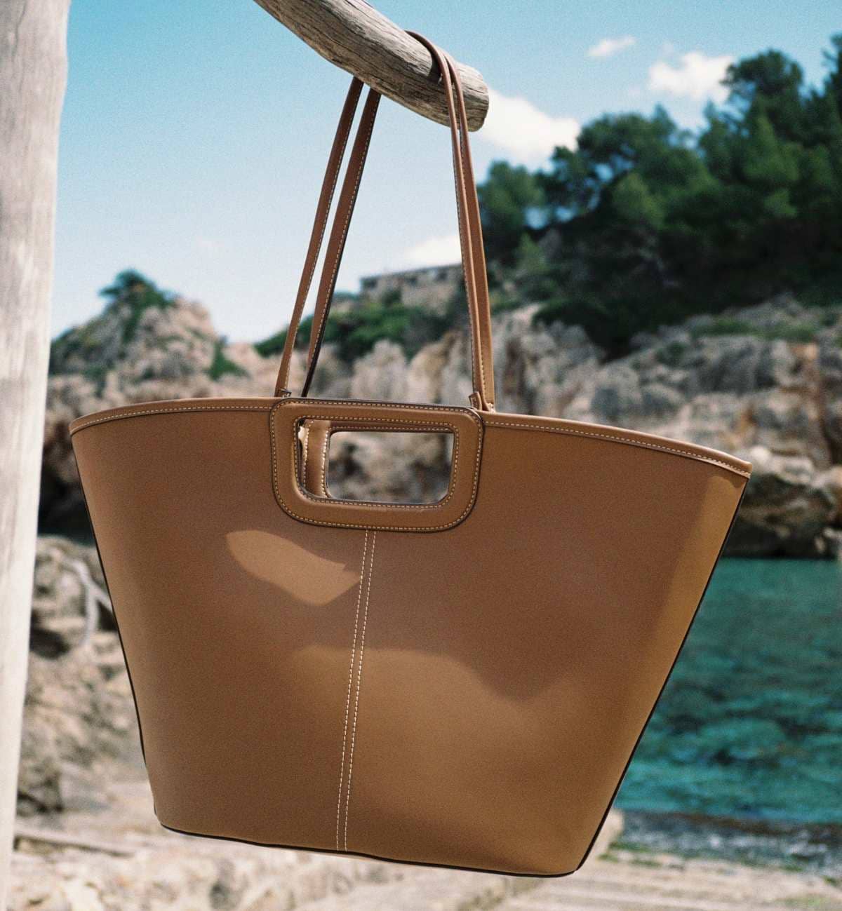 Maxi bolso shopper pespunte de Zara